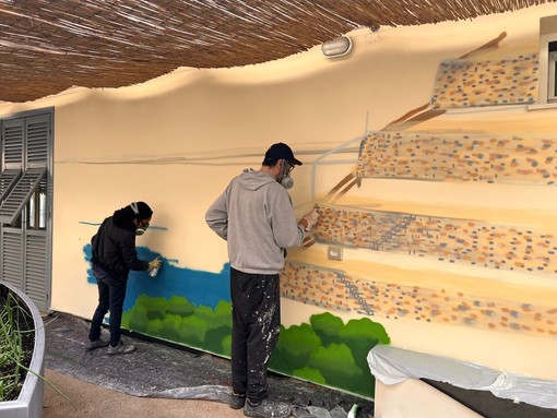 Piccolo Cottolengo: un Murales dai colori liguri all'interno del Giardino Alzheimer, l'Arte è terapia