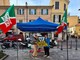 Ventimiglia: Forza Italia Giovani distribuisce 150 mazzetti di mimosa in città (foto)