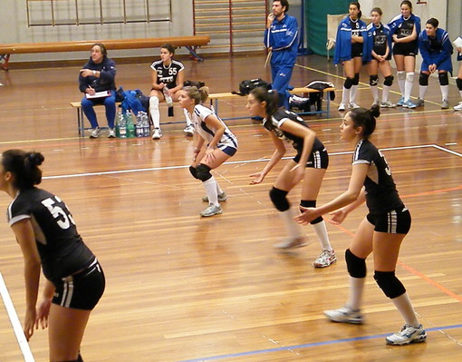 Pallavolo: bella vittoria esterna della Maurina Volley (al 5° set) contro il Maremola Pietra Ligure