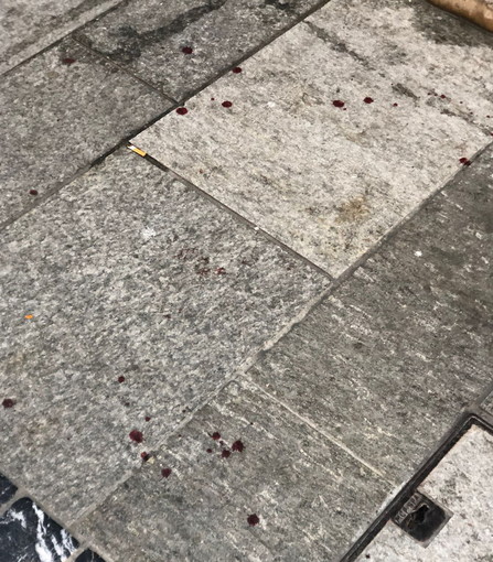 Sanremo: macchie di sangue tra via Matteotti e via Marsaglia, erano di un uomo caduto stanotte (Foto)