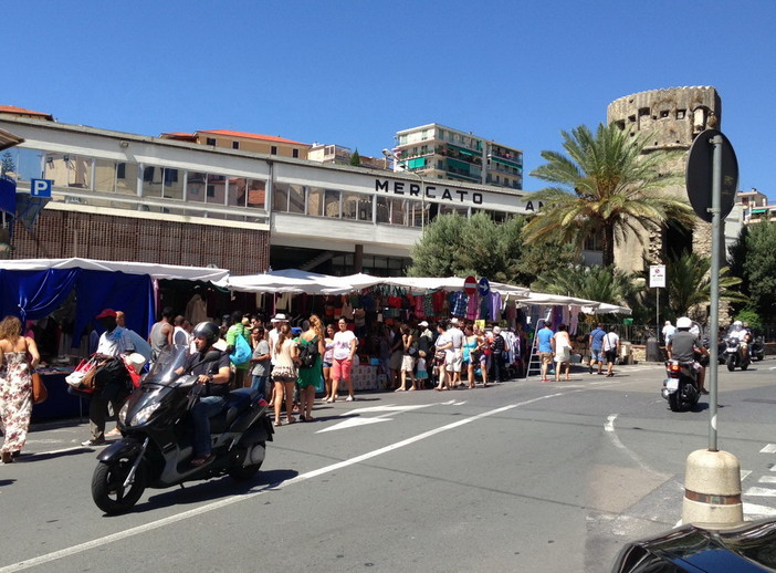 Giro d’Italia e mercato ambulante di Sanremo,  sabato ci saranno anche le bancarelle