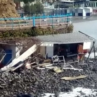 Sanremo: tra le molte spiagge distrutte dalla mareggiata anche il 'Magama Beach' (Foto e Video)