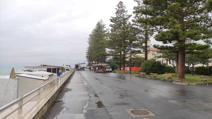 Le desolanti immagini dal lungomare Argentina di Bordighera