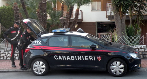 Ventimiglia: ubriaco fradicio disturba i clienti di un supermercato, arrestato dai Carabinieri