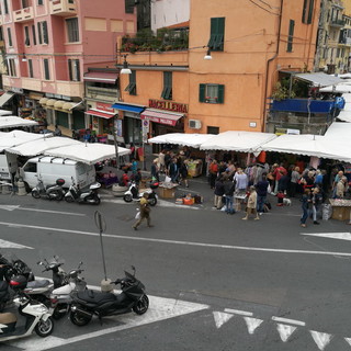 Sanremo: primo appuntamento dell'anno quest'oggi con il mercato di piazza Eroi, bloccato dalle zone rosse