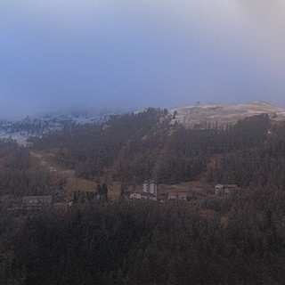 Maltempo sulla costa e intanto ecco la prima sottile coltre nevosa a Monesi e Pigna. In Piemonte c'è il sole