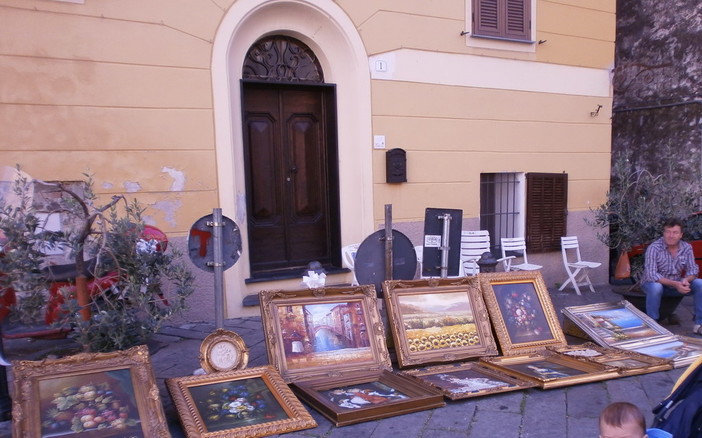 Riva Ligure: domenica prossima nuovo appuntamento con le bancarelle in piazza della Chiesa