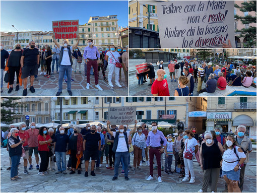 Le immagini da piazza Colombo