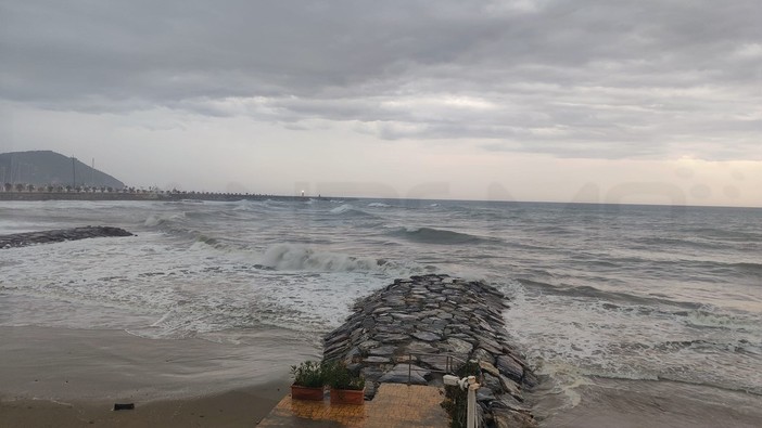 Allerta gialla per tutto il giorno: per il momento nessuna precipitazione, fronte atteso nel pomeriggio