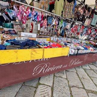 “Il Mercato Riviera delle Palme” domenica prossima torna a Finale Ligure lo shopping a cielo aperto