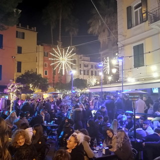 Piazza Bresca cuore della movida al Festival di Sanremo: grazie a The Place by Cosmopolitan e tanti ospiti ogni giorno