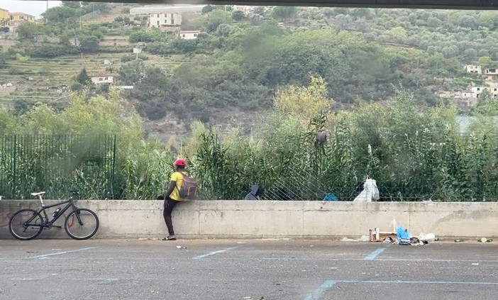 Ventimiglia: aumento dei migranti alle Gianchette e nuova invasione del Roya, risponde il Sindaco Di Muro (Foto e Video)