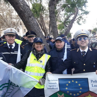 Anche una delegazione di dirigenti della provincia di Imperia a Bari per la riforma della Polizia Locale (Foto)