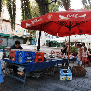 Sanremo: domenica nelle piazze storiche cittadine torna il 'Mercatino dell'Antiquariato e del Collezionismo'