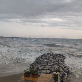 Allerta gialla per tutto il giorno: per il momento nessuna precipitazione, fronte atteso nel pomeriggio