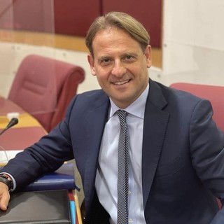 Dall’arancione all’azzurro il risultato non cambia, intervista all’assessore regionale Marco Scajola: “Sono un ‘politico operaio’ e il 2025 sarà un anno di cantieri”