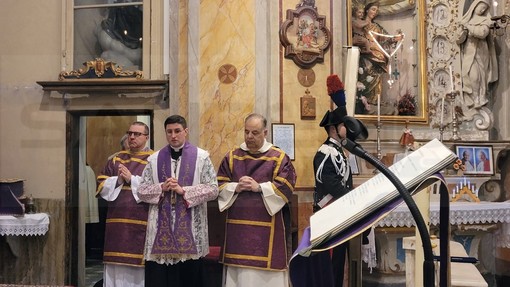 Molini di Triora: alla chiesa parrocchiale la Messa per il 50° della morte di Mons. Ferdinando Novella (Foto e Video)