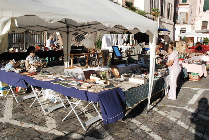 Sanremo: sabato prossimo il mercatino dell'usato in piazza Santa Brigida