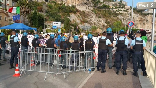 Questione migranti: il presidente della Regione Toti chiede un rinforzo di Polizia al confine italo-francese di Ventimiglia