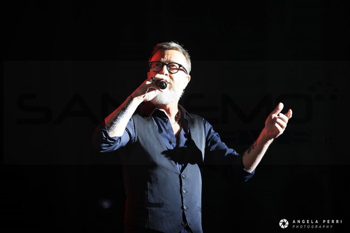 Sanremo: Marco Masini ieri sera sul palco dell'Ariston, successo di pubblico per il cantante toscano (Foto)