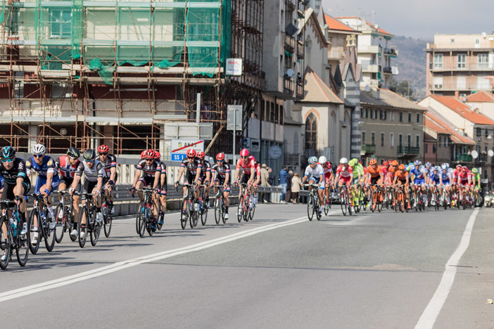 Milano-Sanremo: per la data dell'8 agosto c'è il 'no' secco di alcuni Comuni del Savonese, qualcuno propone il passaggio in autostrada