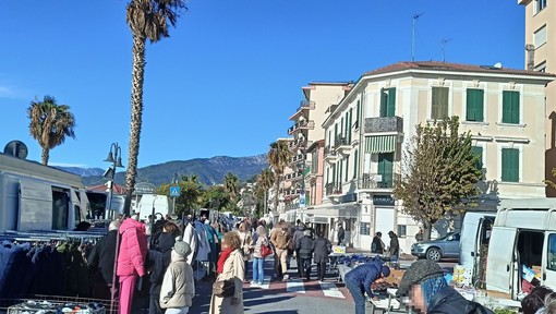 Ventimiglia, chiusura anticipata del mercato del venerdì. Piccolo (Anva Confesercenti): &quot;Parodi porti rispetto a categoria che lavora&quot;