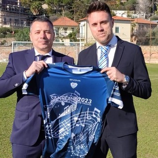 La Sanremese in campo con una maglia per il Festival di Sanremo, &quot;Saranno messe all'asta per beneficenza&quot;