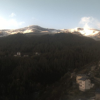 Monesi questa mattina e, sotto, il Pancani e l'Alpetta a Limone