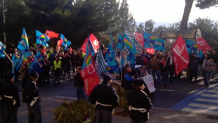 Imperia: antipasto di proteste, in attesa di domani, per gli operatori del settore ambientale