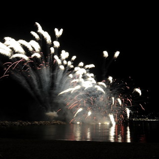 San Bartolomeo al Mare: spettacolare show pirotecnico per M&amp;T Festival 2013, stasera un nuovo evento