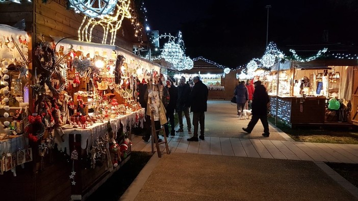 Gioia e divertimento per grandi e piccini: torna il Mercatino di Natale a Loano