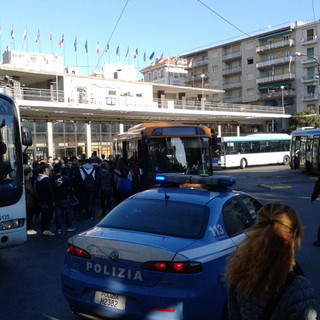 Sanremo: manifestazione degli studenti dell'Ipsia e della Pascoli, ma il raduno si dissolve in pochi minuti