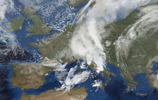 L'immagine dal satellite alle 17.30