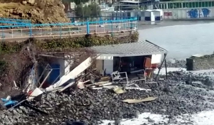 Sanremo: tra le molte spiagge distrutte dalla mareggiata anche il 'Magama Beach' (Foto e Video)