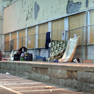 Ventimiglia: ieri chiuso il centro di accoglienza, ma stanotte la città era comunque 'invasa' dai migranti... è cambiato poco
