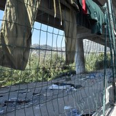 Ventimiglia: il sindaco annuncia lo sgombero dei migranti sotto il cavalcavia, raccolta fondi di 'Progetto 20k'