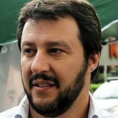 &quot;Difendere i Confini&quot;, a Bordighera raccolta firme a sostegno del ministro Salvini