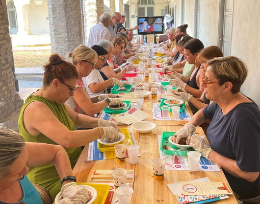 Ventimiglia: 'Mettere le mani in pasta', la soddisfazione del Circolo della Castagnola (Foto)