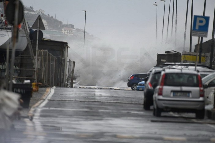 Maltempo: in attenuazione le precipitazioni ma attenzione al vento e alle mareggiate fino a domani