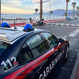 Ventimiglia: aggrediscono egiziano per rubargli il cellulare e sette euro, due stranieri arrestati dai Carabinieri