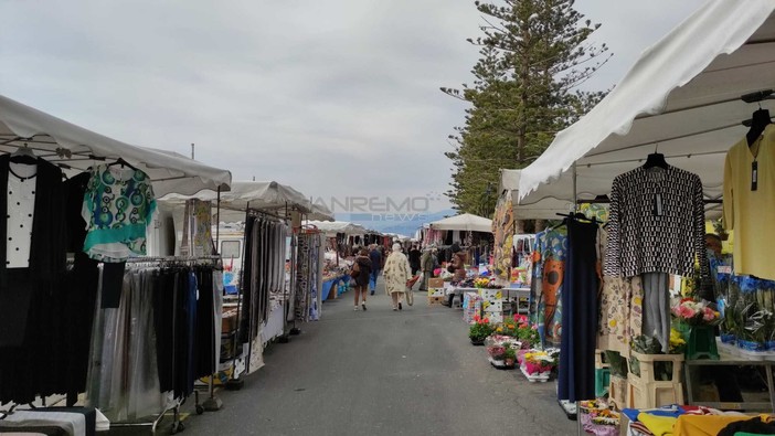 Le immagini dal mercato di Bordighera