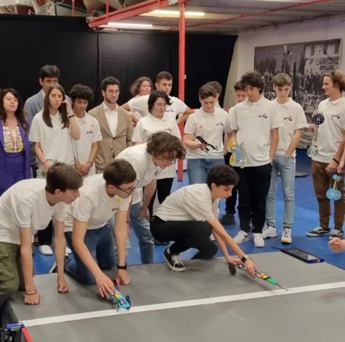 Ventimiglia: i ragazzi del liceo “Aprosio” vincono la 10ª edizione del Monaco Mousetrap Car Grand Prix