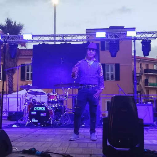 Arma di Taggia: 'Adrenalina pura', l'energia di 'Mister Pipoli' nel programma musicale 'Estate con Noi'