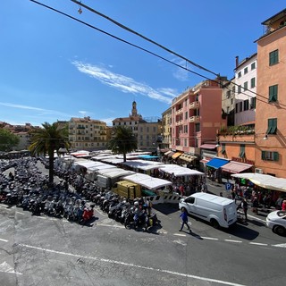 Sanremo: domani la riunione definitiva sul mercato di piazza Eroi, verrà presentato al sindaco un sondaggio tra gli ambulanti