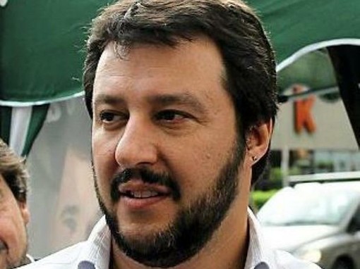 &quot;Difendere i Confini&quot;, a Bordighera raccolta firme a sostegno del ministro Salvini