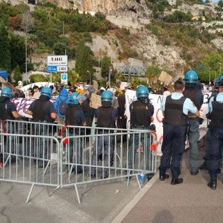 Questione migranti: il presidente della Regione Toti chiede un rinforzo di Polizia al confine italo-francese di Ventimiglia