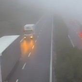 Tratto autostradale della A10 come in Pianura Padana: nebbia stamattina tra Arma di Taggia e Bordighera (Foto)