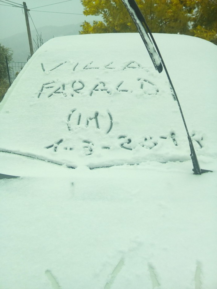 Villa Faraldi: tanta neve per la gioia dei bambini che sono rimasti a casa (Foto)