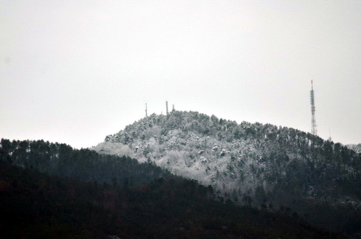 Neve a monte Bignone, alle spalle di Sanremo