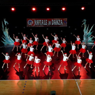 Imperia: grande successo ieri al palazzetto dello sport per l'appuntamento con 'Natale in Danza' (Foto)